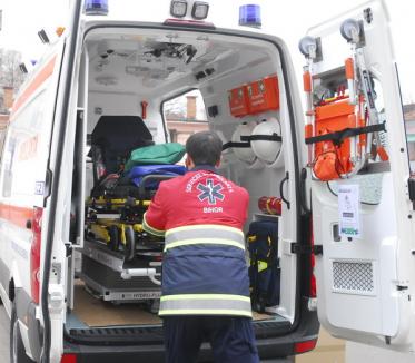 Doi tineri şi o fetiţă de 8 ani au ajuns la spital, în urma unui accident